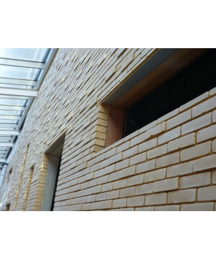 Brique de terre crue réalisation mur